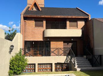 Casa de 5 ambientes, La Matanza · Chalet 5 Amb. en Venta. con Piscina y Playroom. Toma Dpto. en Ramos Mejia