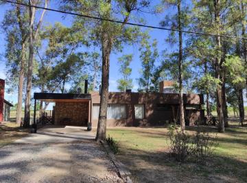 Casa de 4 ambientes, Oliveros · Hermosa Casa con Pileta en Barrio Privado Campo Timbo, Oliveros.
