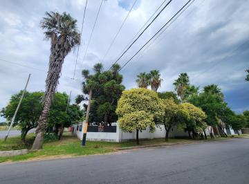 Casa · 280m² · 8 Ambientes · 2 Cocheras · Casa en Perez Sobre La Ruta 33