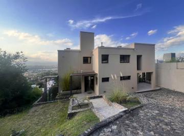 Casa de 6 ambientes, Villa Carlos Paz · Alquiler Temporario en Carlos Paz. Casa Para 5 Personas. Vista Al Lago