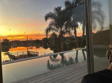 Casa · 240m² · 7 Ambientes · Casa en Venta en San Marco, Villanueva, Tigre