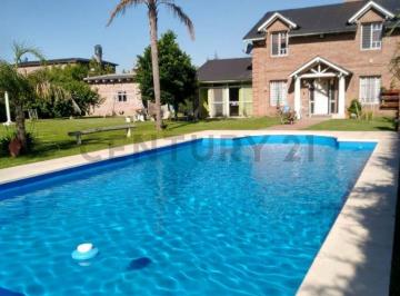 Casa · 165m² · 5 Ambientes · 2 Cocheras · Casa a La Venta 3 Dorm. Limite Funes/roldan
