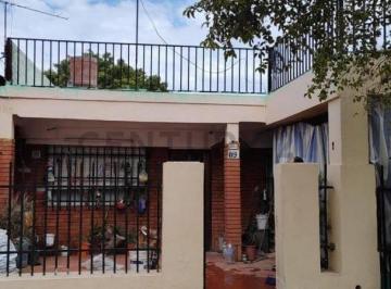 Casa · 150m² · 4 Ambientes · 1 Cochera · Venta - Casa 3 Dorm. - La Tablada