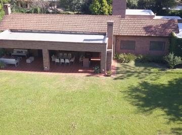 Foto · Venta Casa 3 Dorm 5 Baños Pileta Quincho Galería Cochera Seguridad V. Allende