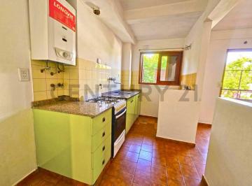 Departamento · 56m² · 3 Ambientes · 1 Cochera · Departamento en Venta en Sarmiento y 27 de Febrero
