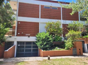 Casa · 37m² · 1 Dormitorio · 1 Cochera · Dúplex en Venta - Zona Dúplex - Amplio Jardín - Cochera