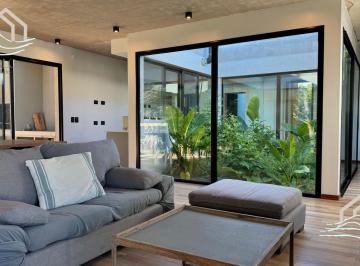 Casa · 182m² · 5 Ambientes · 1 Cochera · Casa en Costa Esmeralda