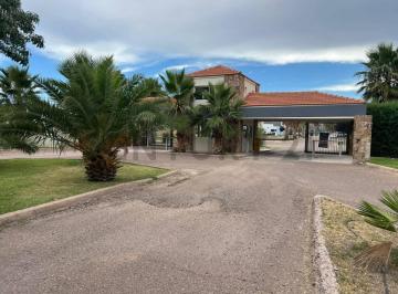 Casa · 250m² · 5 Ambientes · 3 Cocheras · Century21lopez Vende Casa Estrenar en Barrio El Carrascal