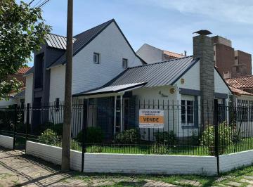 Casa de 6 ambientes, Miramar · Excelente Ubicación en Zona I - Miramar