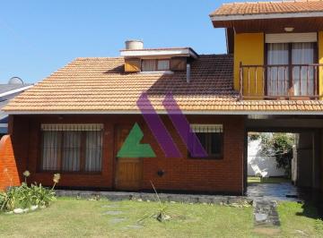 Casa de 4 ambientes, Miramar · Chalet con Departamento Zona Muelle. Miramar