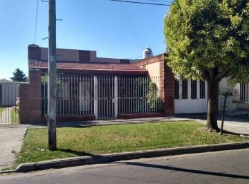 Casa · 130m² · 5 Ambientes · Casa en Venta en Los Hornos
