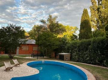 Casa · 63m² · 3 Ambientes · Casa en Venta Parque Leloir con Pileta Apto Credito