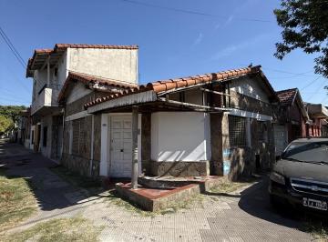 Casa · 64m² · 3 Ambientes · 1 Cochera · Casa en Lanus - 3 Ambientes - Lote Propio