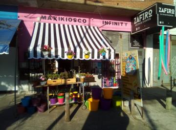 Local comercial de 8 ambientes, Almirante Brown · Locales Comerciales Venta en Block
