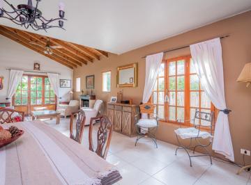 Casa · 200m² · 6 Ambientes · 2 Cocheras · Casa 6 Ambientes con Pileta a La Venta en Barrio Los Olmos - Benavidez - Apto Credito