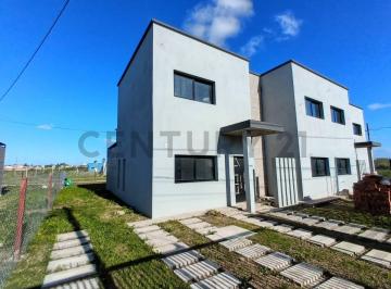 Casa · 140m² · 7 Ambientes · 2 Cocheras · Casa en Venta
