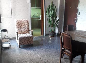 Departamento · 50m² · 3 Ambientes · Galicia 600, Paternal, Caba. Tres Ambientes Completos! Lateral Luminoso!