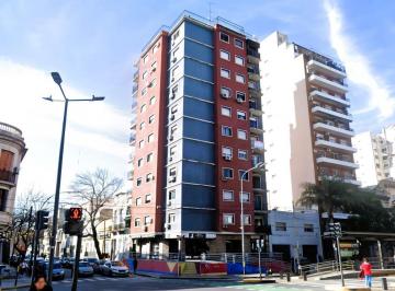 Departamento · 95m² · 4 Ambientes · Semipiso 4 Ambientes Al Frente con Balcon