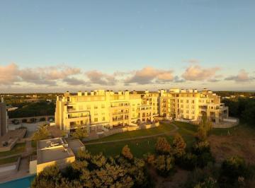 Departamento · 105m² · 4 Ambientes · 1 Cochera · Departamento en Alquiler Temporario Febrero 2025 4 Amb Costa Esmeralda 0600