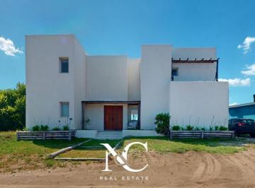 Casa · 263m² · 6 Ambientes · Casa en Venta en Costa Esmeralda