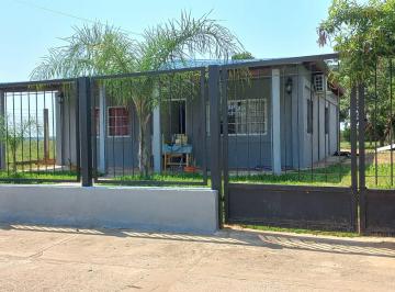 Casa de 4 ambientes, San Miguel · Casa a Cuatro Aguas con Cochera, Galería, Patio, Parrilla, Frutales