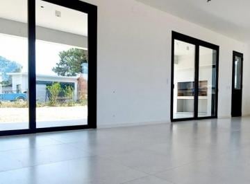 Casa · 307m² · 3 Dormitorios · 1 Cochera · Casa en Venta Pinamar Nayades a Estrenar!
