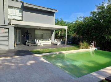 Casa · 805m² · 6 Ambientes · 2 Cocheras · Casa en Villa Rivera Indarte - 3 Dorm.