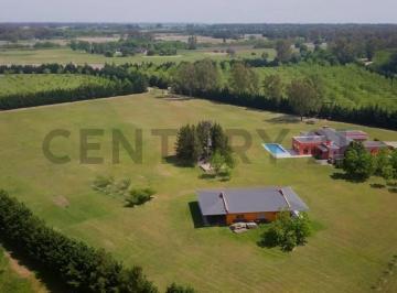 Casa · 400m² · 8 Ambientes · 10 Cocheras · Venta - Casa - Chacras del Parana - Lima - Zarate