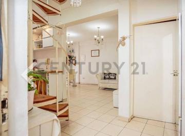 Departamento · 66m² · 3 Ambientes · Venta PH 3 Ambiente con Terraza en Floresta