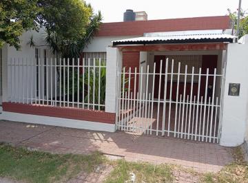Casa de 18 ambientes, Córdoba · Amplia, en Excelente Estado Gran Patio + Oficina o Local o 4 Dormitrios
