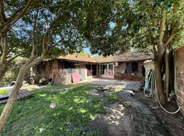 Casa · 350m² · 3 Ambientes · Venta Casa con Local Funcionando Como Lubricentro en Zona Privilegiada de Talar de Pacheco
