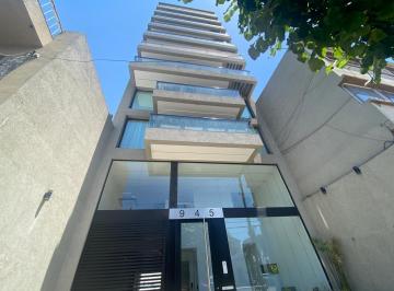 Departamento · 81m² · 4 Ambientes · 1 Cochera · Departamento en Banfield