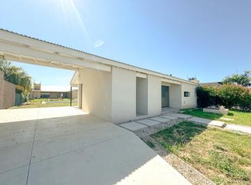 Casa · 131m² · 4 Ambientes · 2 Cocheras · Casa 3 Dorm - Don Mateo