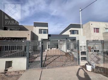 Casa · 116m² · 4 Ambientes · 1 Cochera · Casa Venta Rincón Lindo, Cipolletti, 3 Dorm., 2 Baños, Cochera y Jardín