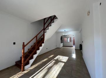 PH · 120m² · 5 Ambientes · 2 Cocheras · PH de 5 Ambientes con Dos Cocheras en Venta en El Centro de Wilde