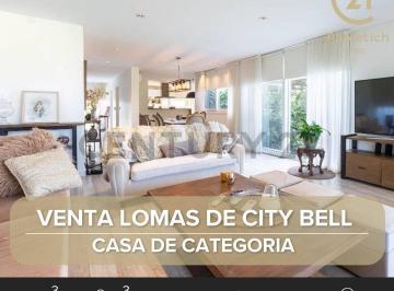 Casa · 332m² · 6 Ambientes · 2 Cocheras · Venta de Casa en Lomas de City Bell