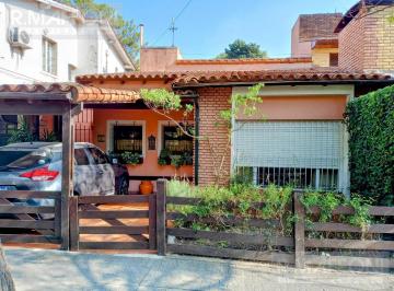 Casa · 94m² · 4 Ambientes · 1 Cochera · Casa en Adrogue