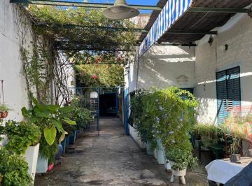 Casa de 8 ambientes, Villa Soldati · Vende Casa de 2 Departamentos Sobre Pergamino 3336