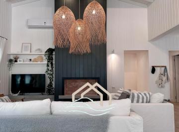 Casa · 310m² · 7 Ambientes · Casa en Costa Esmeralda