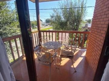 BALCON CON PATIO · Venta Casa en Zona 4 Miramar