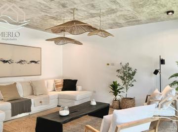 Casa · 210m² · 5 Ambientes · 2 Cocheras · Casa en Costa Esmeralda