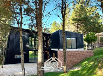 Casa · 260m² · 5 Ambientes · 1 Cochera · Casa en Costa Esmeralda
