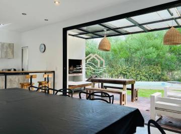 Casa · 150m² · 5 Ambientes · Casa en Costa Esmeralda
