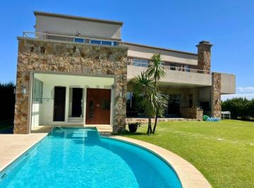 Casa · 520m² · 6 Ambientes · 3 Cocheras · Venta Excelente Casa 7 Ambientes en La Providencia Canning