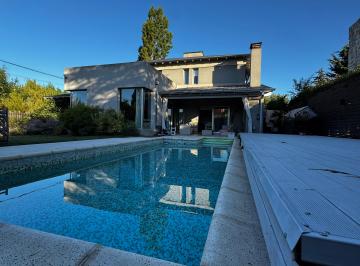 Piscina · Casa en Venta - Solares del Golf