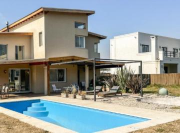 Casa · 209m² · 5 Ambientes · 1 Cochera · Casa en San Matías - Escobar - Oportunidad