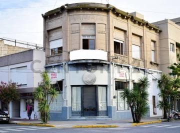 Departamento · 249m² · 4 Ambientes · Venta de Local Comercial en Pb y Casa en Pa. Sobre Calle Betolaza Esquina Chacabuco de Tres Arroy