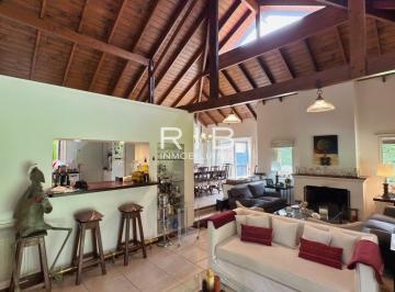 Casa de 4 ambientes, Pilar · Impecable Propiedad Sobre 2000 m² de Terreno
