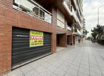 Local comercial · 147m² · Local en Local U Oficina en Venta