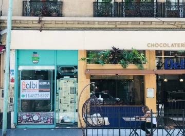 Local comercial · 104m² · Vende Local con Renta Inmejorable Ubicacion - Riobamba 1100
